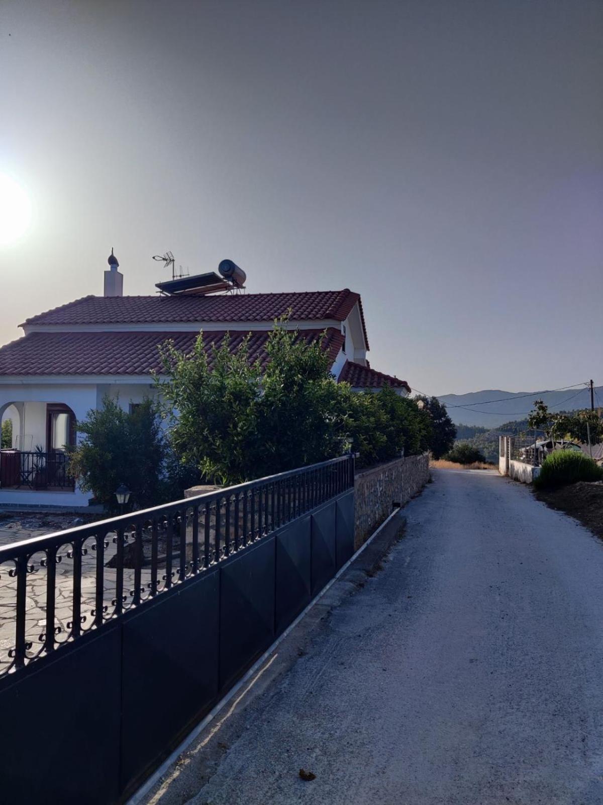 Nicolas Traditional House * Istrios